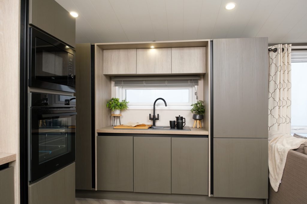 Image of Victory Lakewood Lodge 2023 holiday home kitchen